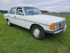 1980 Mercedes-Benz 200