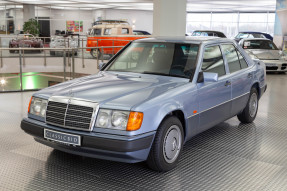 1990 Mercedes-Benz 200 E