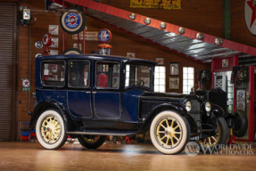 1918 Packard 3-25