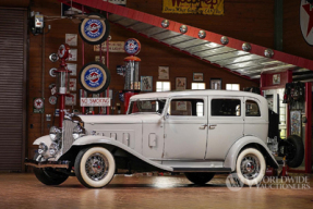 1932 Packard 900