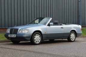 1994 Mercedes-Benz E 220