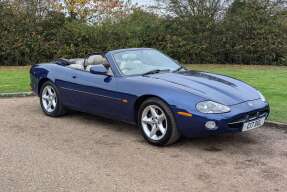 2000 Jaguar XK8