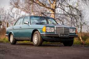 1983 Mercedes-Benz 200