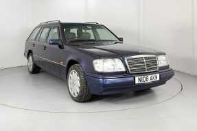 1995 Mercedes-Benz E 220