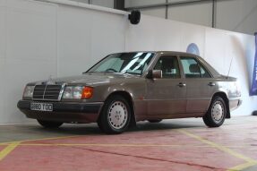 1989 Mercedes-Benz 230 E