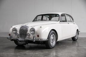 1969 Daimler V8 250