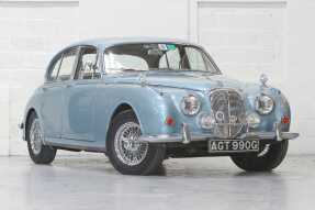 1969 Daimler V8 250