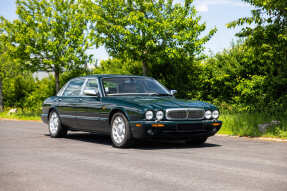 1999 Daimler Super V8