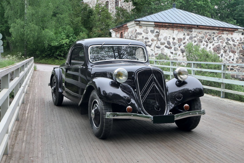 Citroën Traction 11A Faux Cabriolet