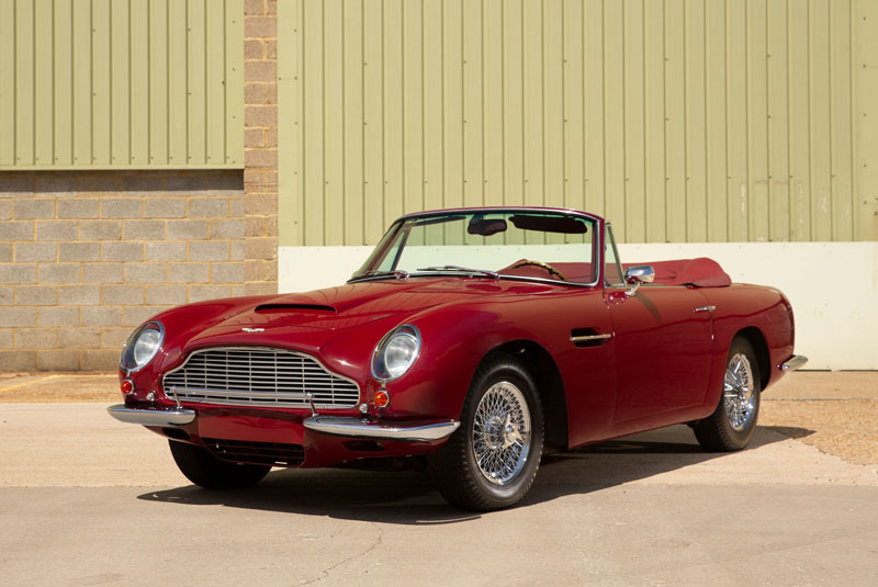 Aston Martin DB6 Volante