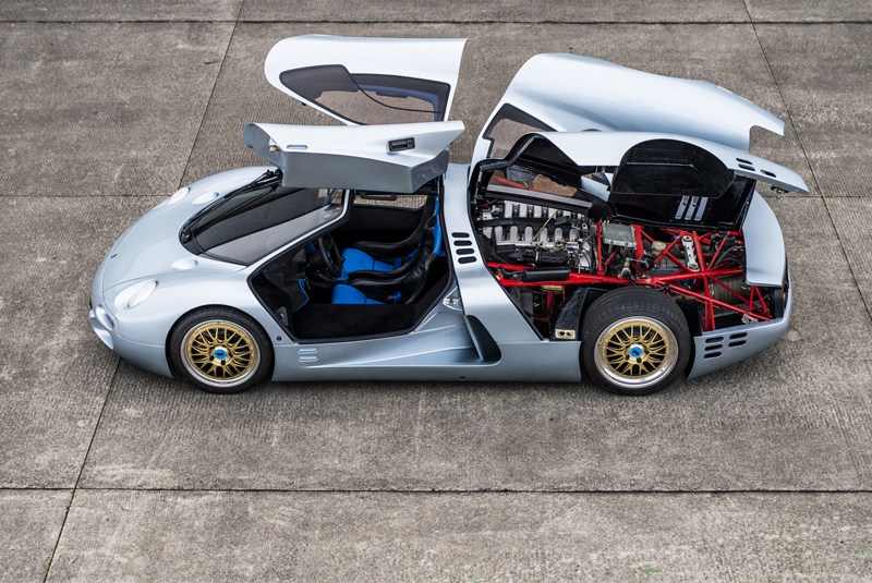 Isdera Commendatore 112i